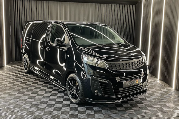 Vauxhall Vivaro — photo 1
